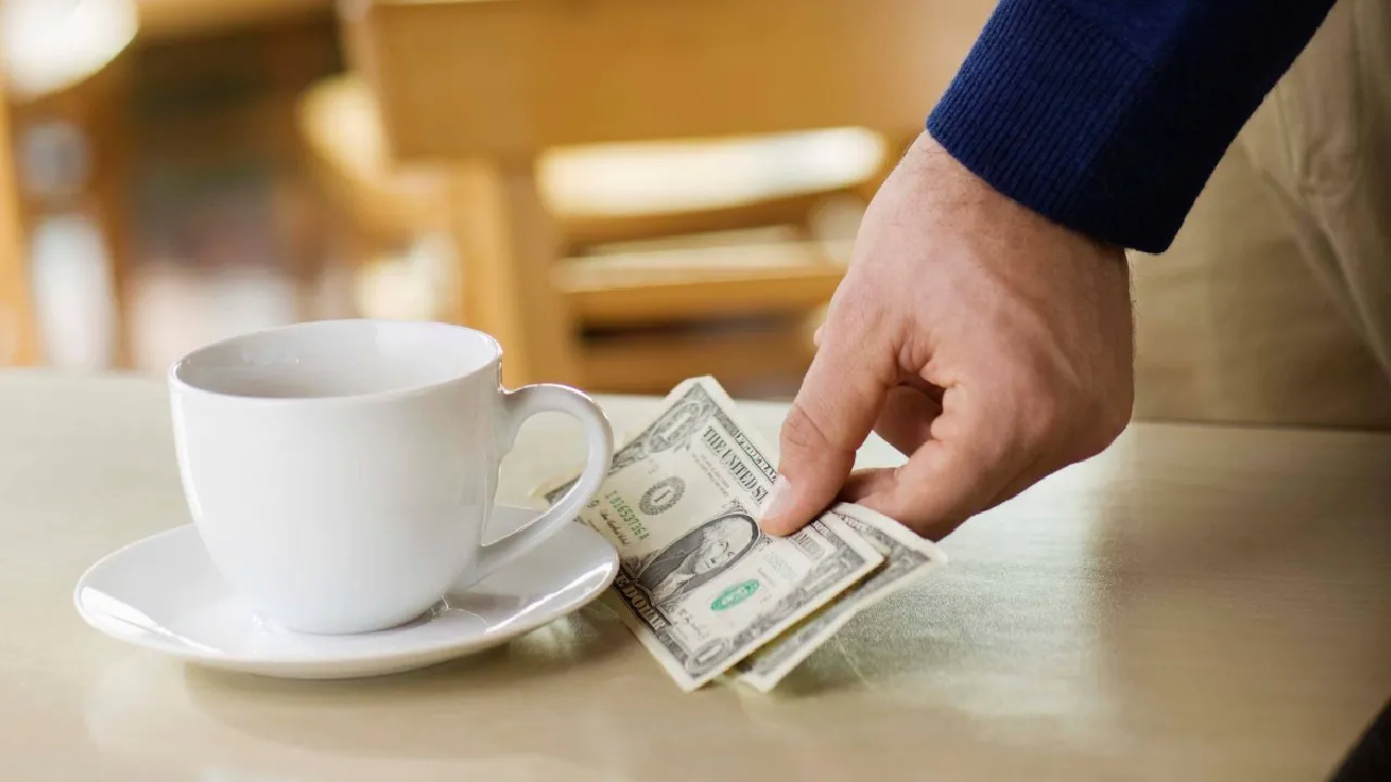 US waitress loses job after getting ₹8 lakh tip from customers